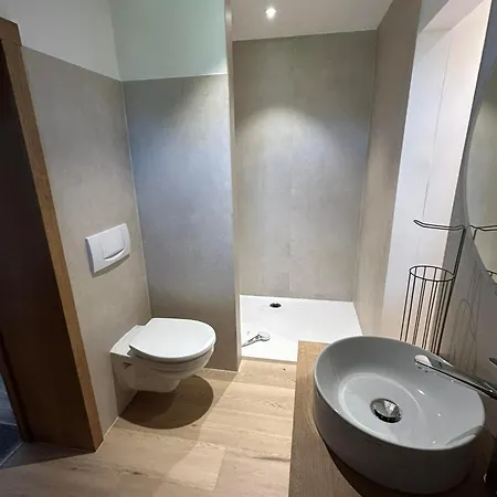 펜션 Au Vieux Nid, Circuit De Francorchamps 스타블로